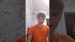 читаю стихи в книге " РОДНИЧОК "