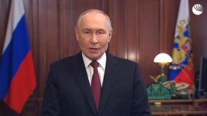 Путин поздравил россиян с Днем защитника Отечества