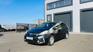 Toyota Prius Alpha, 2013 год