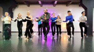 Синий иней красивый и веселый танец