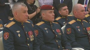 Путин вручил в Кремле награды героям спецоперации