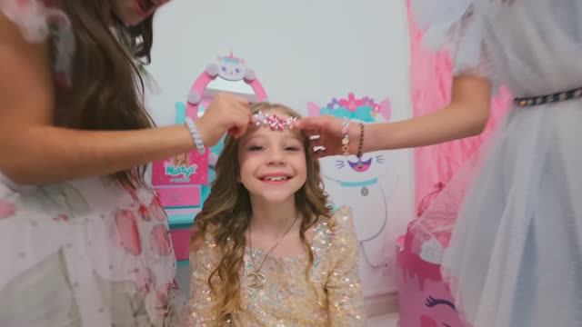 Nastya - Happy birthday song (Official video) смотреть онлайн