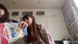 Готовим бисквитный торт! (1 часть) с Крис!