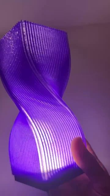 Современный 3D-светильник с эффектом спирали