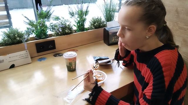 Фуд-блог: ролл сурими, protein pie и чай с лемонграссом из Жизньмарт