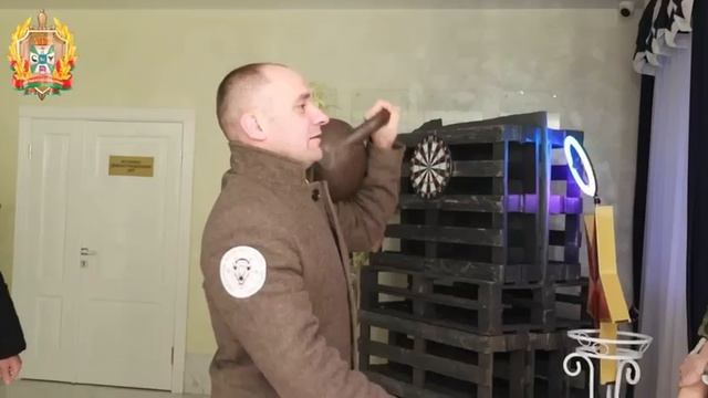 «Укротить белорусского бизона»: в УВД мужчин поздравили с 23 февраля смотреть онлайн