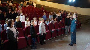 Смотрим с детьми из приютов фильм "Весёлые истории". Киноклуб "Маленький кораблик".