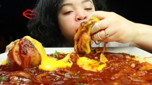 Китайцы едят на камеру (2)