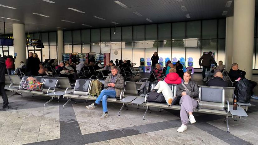 Временные ограничения ввели в аэропорту Сочи смотреть онлайн