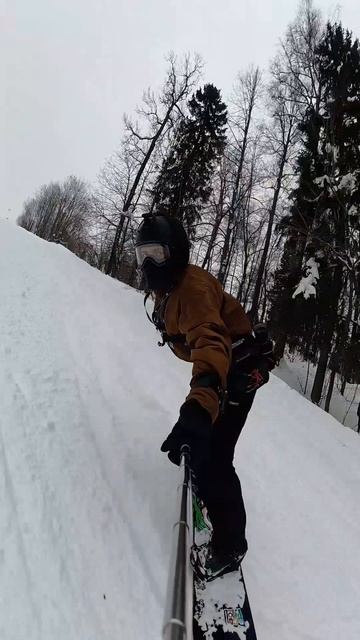 Трасы сегодня дно...Одни бугры...4 часа катнул и свалил...