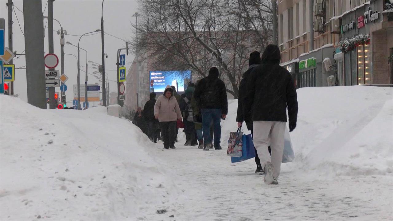 Новый мощный снегопад обрушится на Москву. смотреть онлайн