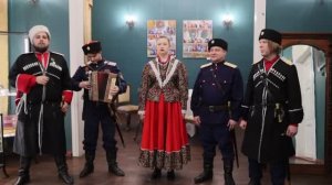 За лесом солнце воссияло