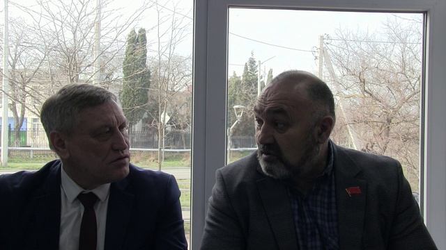 Сколько у чиновников Севастополя стандартов Развожаев М у школы строят дом Объясните севастопольцам Сколько у чиновников Севастополя стандартов Развожаев М у школы строят дом Объясните севастопольцам