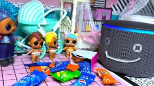 АЛИСА ВСЁ ПЕРЕПУТАЛА🤪🤪МАЛЫШАМ КОНФЕТ, А ПОДРУГИ НЕТ! Куклы ЛОЛ сюрприз смешная семейка мультики