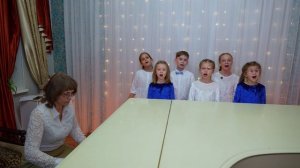 "Мамины крылья"  Слова и музыка Полины Зыковой, поёт детский ансамбль