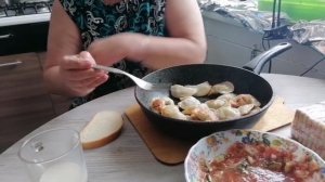 Жизнь пенсионеров. Праздничный ужин для  двоих.