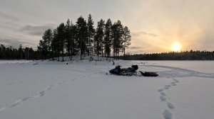 В ТАЙГУ С ПАЛАТКОЙ И ПЕЧКОЙ. РЫБАЛКА НА ОЗЕРО ГДЕ ДАВНО НИКТО НЕ РЫБАЧИЛ. ДИКИЕ ОЗЁРА ПОЛНЫЕ РЫБОЙ