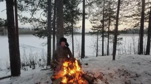 ЛУЧШАЯ РЫБАЛКА НА СЕВЕРЕ. ЩУКА КЛЮЁТ НА ВСЁ. РЫБАКА ЧТО НАДО. ЖИВЁМ В ПАЛАТКЕ
