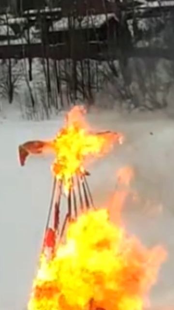 Сжигание чучела Масленицы в Москве смотреть онлайн