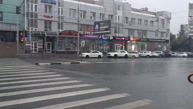 ПУСТЬ БЕГУТ НЕУКЛЮЖЕ