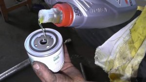 Замена масла двигателя Chevrolet Niva