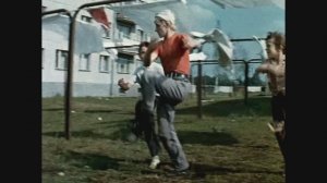 Мы гуляем руки в брюки! Фрагменты из фильма "Приключения жёлтого чемоданчика" 1970 г.