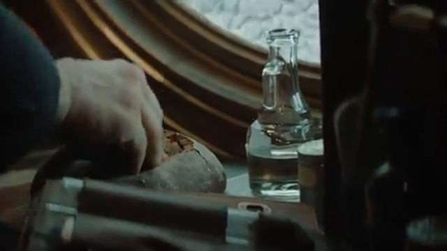 ШПИОНЫ ПОД ВИДОМ ПАССАЖИРОВ! КТО ДОБЕРЁТСЯ ДО СЕКРЕТНЫХ ДОКУМЕНТОВ ПЕРВЫМ_ Красный шелк.mp4 смотреть онлайн