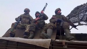 Российские военнослужащие встречают День защитника Отечества на передовой.