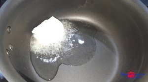 Куpиный суп c сырными шариками.