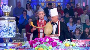 "Инструмент очень коварный!" Житель Казани сделал из Якубовича барабанщика. Поле чудес. Фрагмент ...