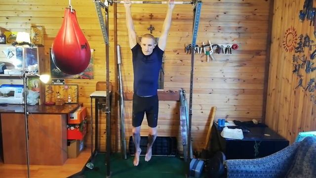 Попытка подтянуться 100 раз