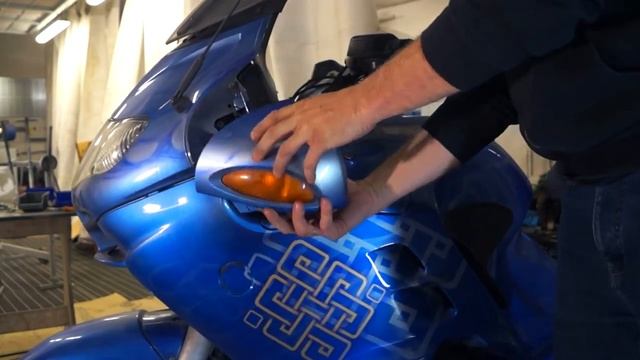 Как снять пластик и аккумулятор мотоцикла BMW R1150 RT/ R1100RT