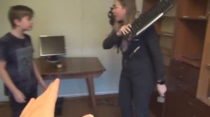 СЕСТРА РАЗБИВАЕТ КОМПЬЮТЕР БРАТА В РЕАЛЬНОЙ ЖИЗНИ ИЗ-ЗА МАЙНКРАФТ!