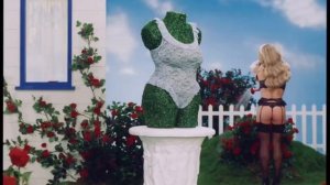 Сидни Суини в рекламной ролике нижнего белья Syrn