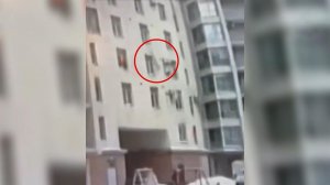 Президент Узбекистана наградил медалью дворника, спасшего ребенка в Петербурге.