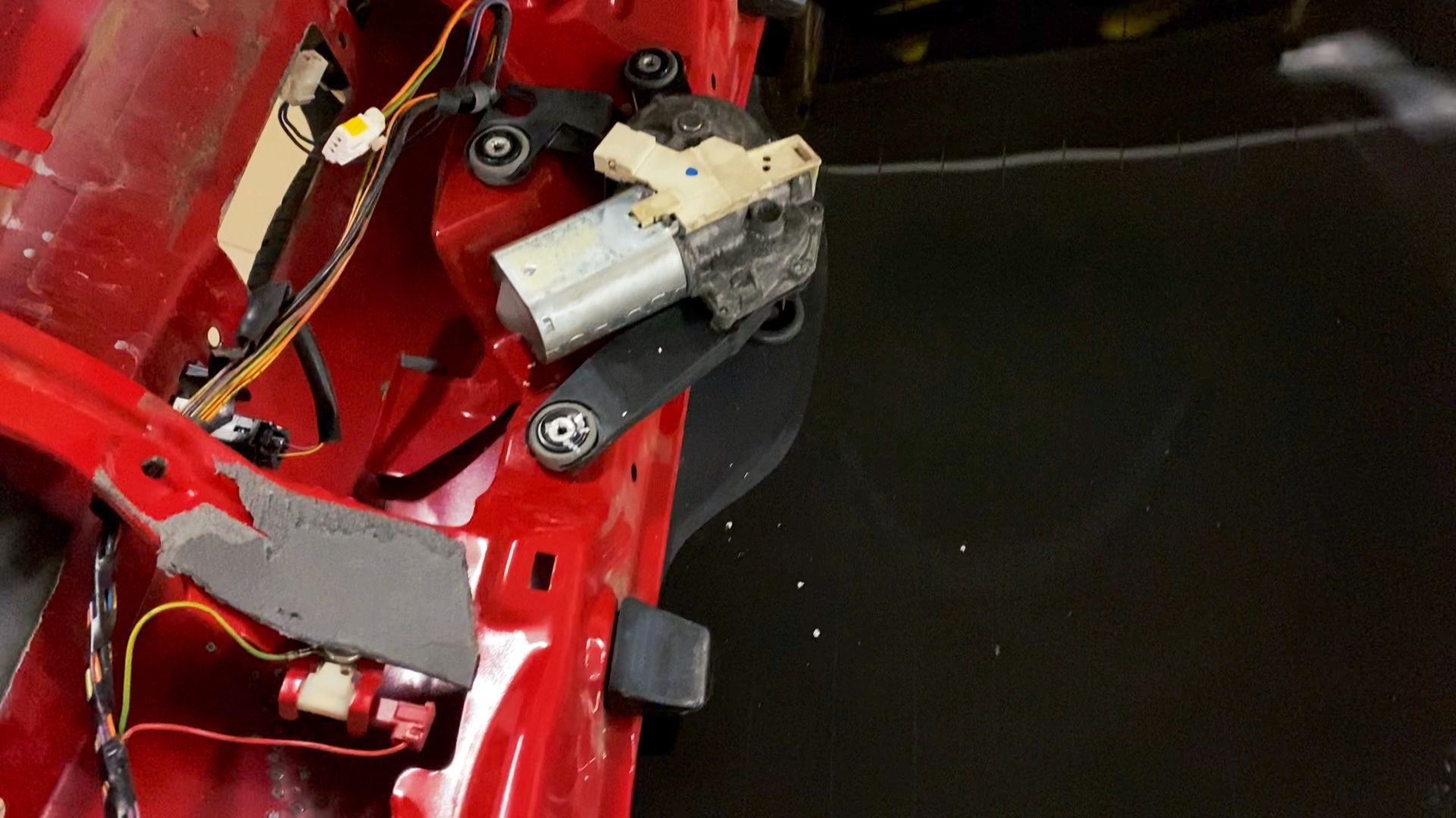 Замена моторчика стеклоочистителя пежо 206