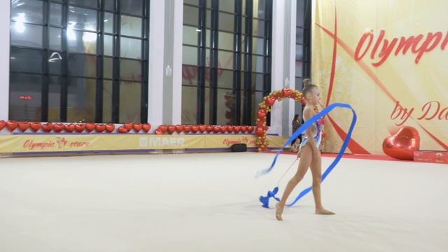 Первое выступление с лентой. Художественная гимнастика. смотреть онлайн
