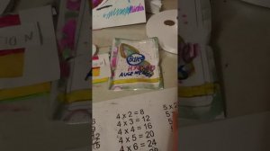 София Gold показывает свою бумажную косметику