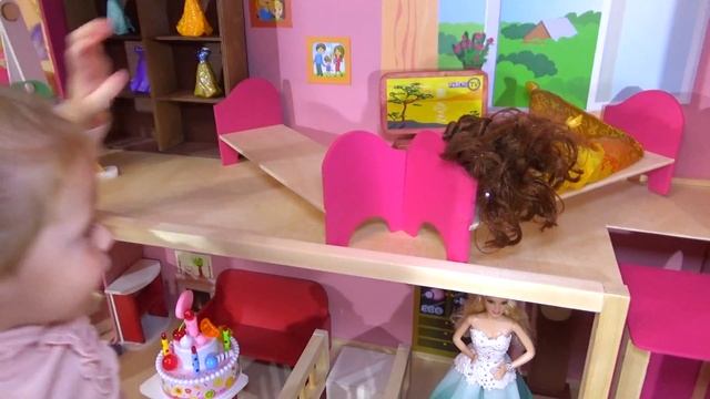 Домик для кукол Барби с мебелью - РАСПАКОВКА игрушки дл смотреть онлайн