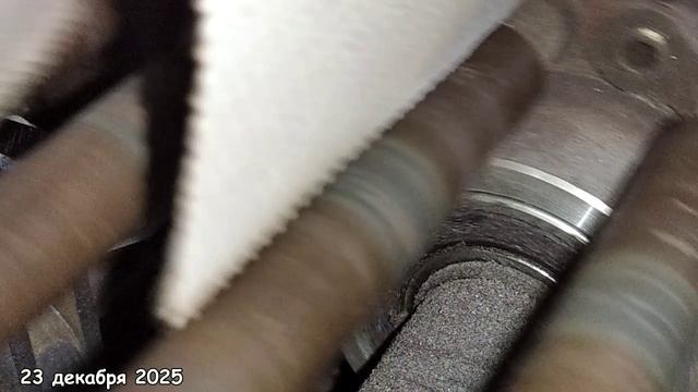 Клинит подшипник на валу транспортёра.