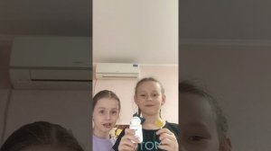 облизать или понюхать.