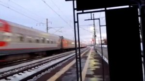 Поезда с мелким очертанием пальцев