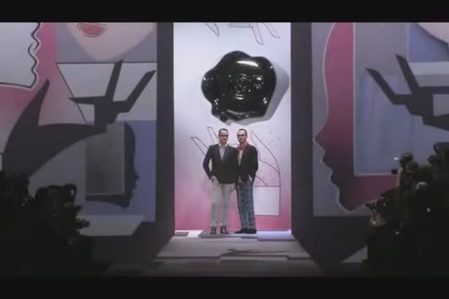 Показ женской коллекции Viktor & Rolf весна-лето 2011