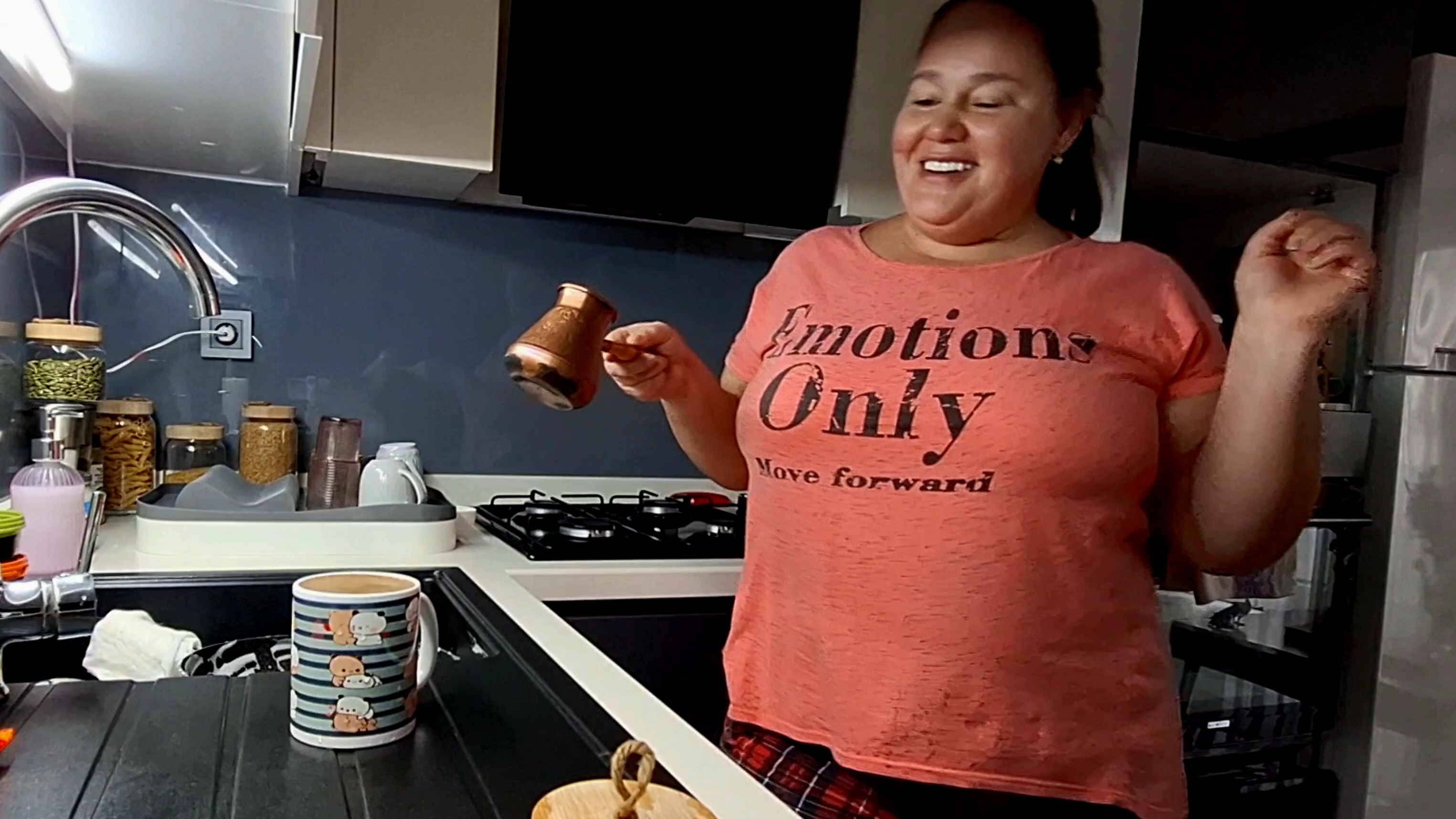 ВПЕРВЫЕ ЗА ДОЛГОЕ ВРЕМЯ ЧЕМ БОГАТЫ ТОМУ И РАДЫ смотреть онлайн