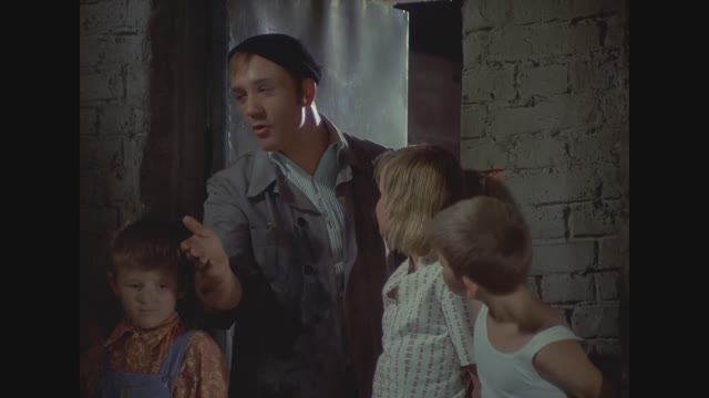 Хошь пей! Хошь стирай! Фрагменты из фильма "Афоня" 1975 г.