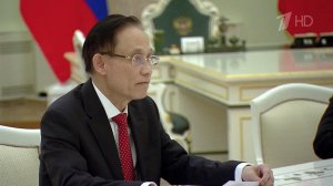 Отношения РФ и Вьетнама развиваются позитивно, отметил Владимир Путин на встрече с Ле Хоай Чунгом.