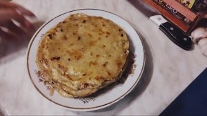 Лепëшки с творожно-сырной начинкой. Готовиться очень быстро.