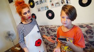 ГРИФЕР ПОСЛАЛ ДИРЕКТОРА ШКОЛЫ ПО ТЕЛЕФОНУ В РЕАЛЬНОЙ ЖИЗНИ!