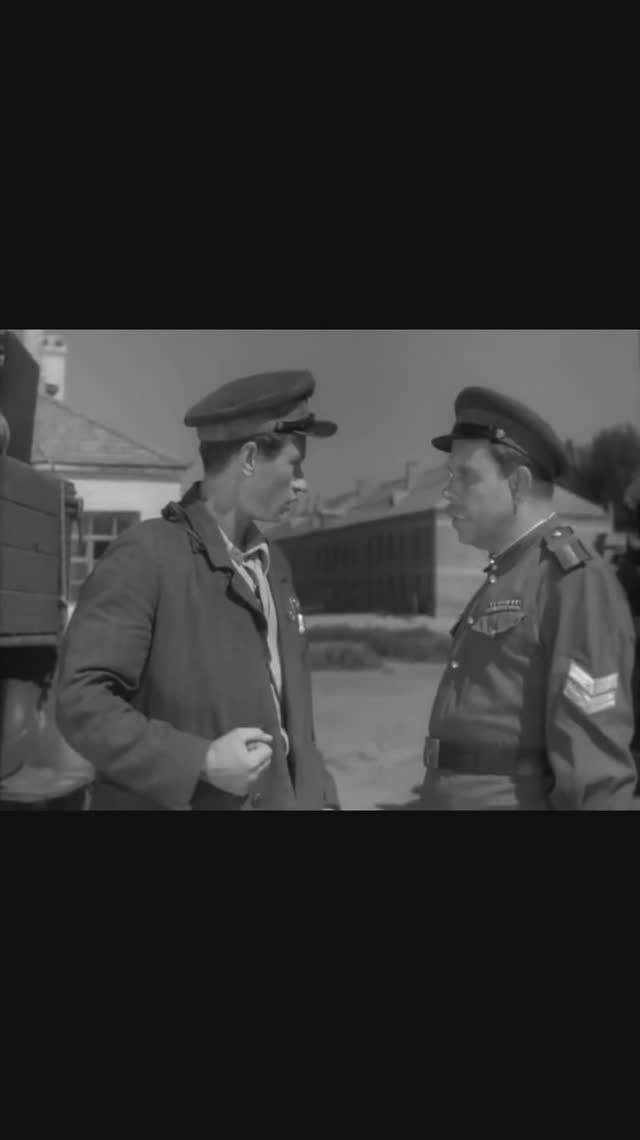 "Документы на значки имеются?"