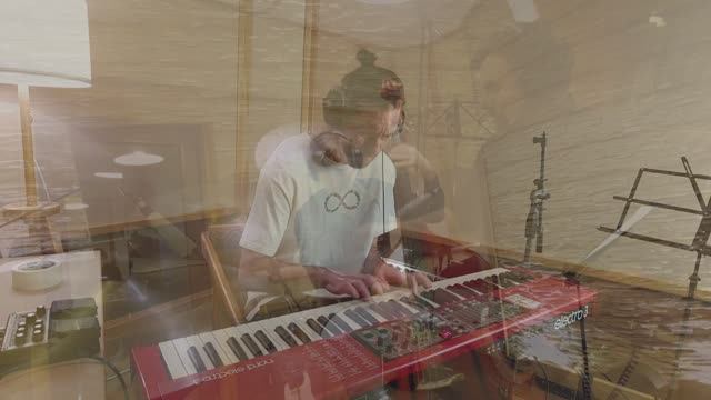 O sekundah - in jazz смотреть онлайн